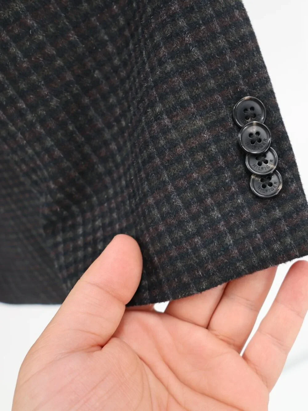 Tommy Hilfiger Sport Coat Men's 44R Wool Blend check flannel Tweed Two Button